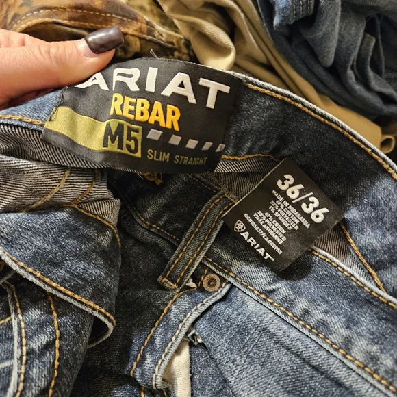 Ariat Dark Blue Mens Jeans - Picture 2 of 2